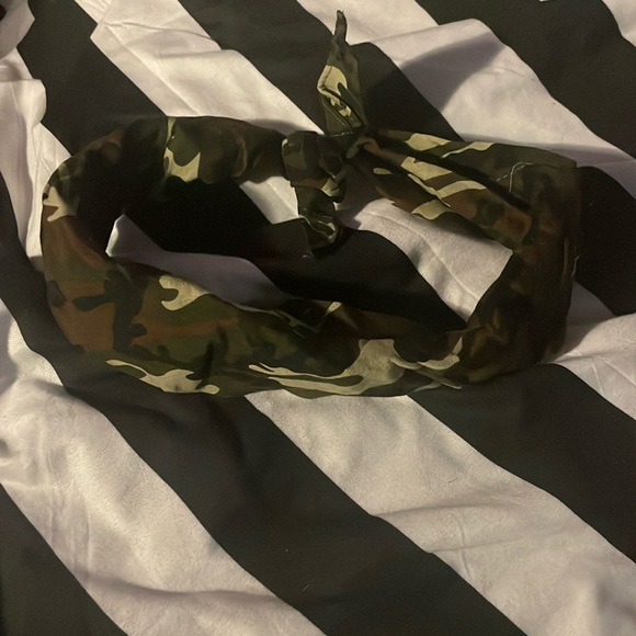 Army/camo print bandanna - Picture 1 of 1